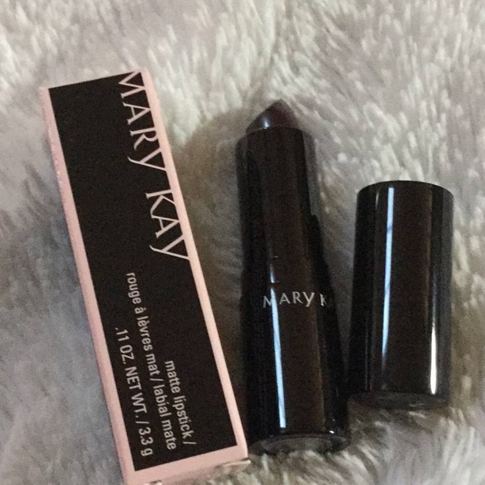 New in box! 💋Mary Kay matte lipstick 💋